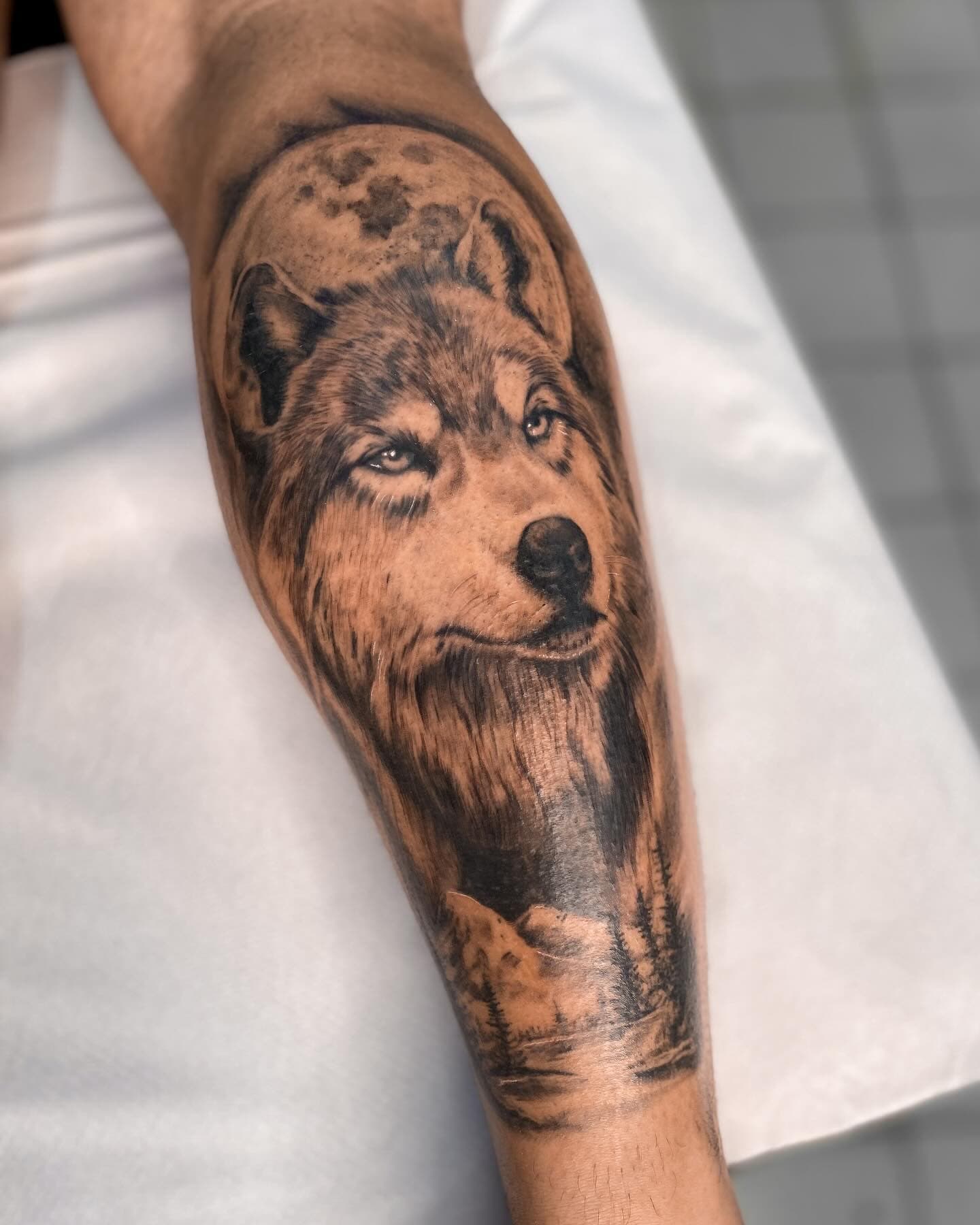 Tatuagem de homenagem: Realismo grande, por @cora_ink