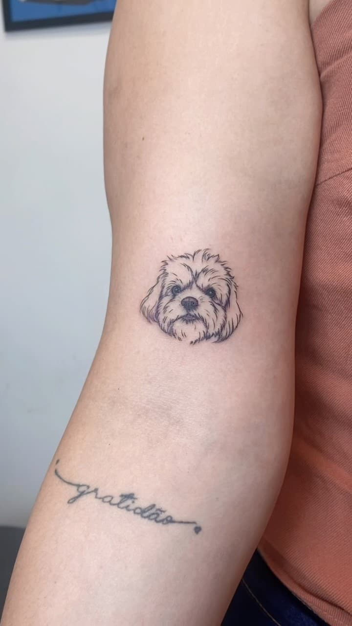 Tatuagem de homenagem: Luke, com o nome, por @cora_ink