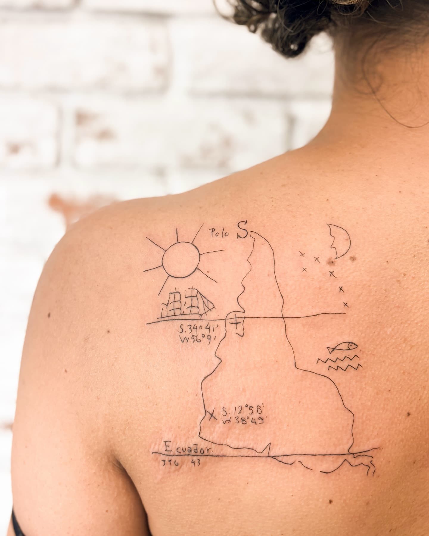 Tatuagem por Júlia Domingues